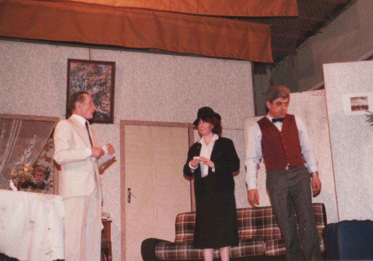 Théâtre 1986 Les portes claquent