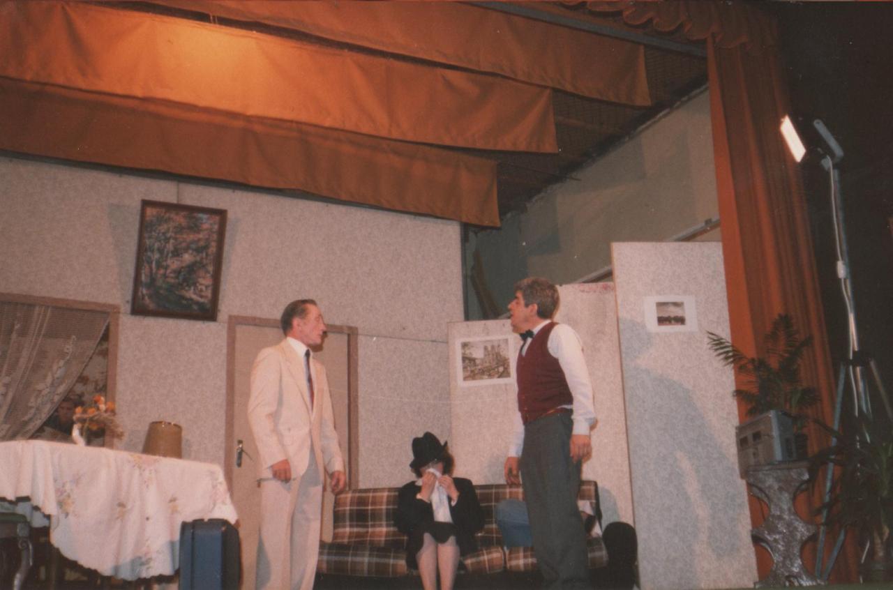 Théâtre 1986 Les portes claquent