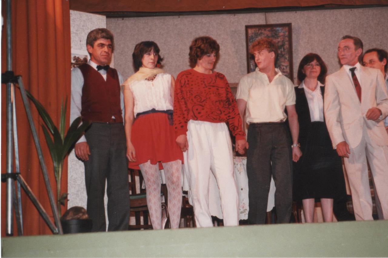 Théâtre 1986 Les portes claquent